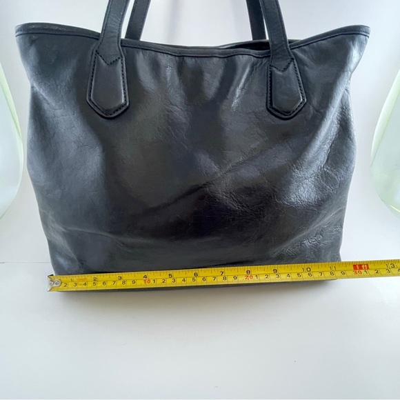 Brahmin Black/Blue Tote Bag with Elegant Design - Picture 4 of 8